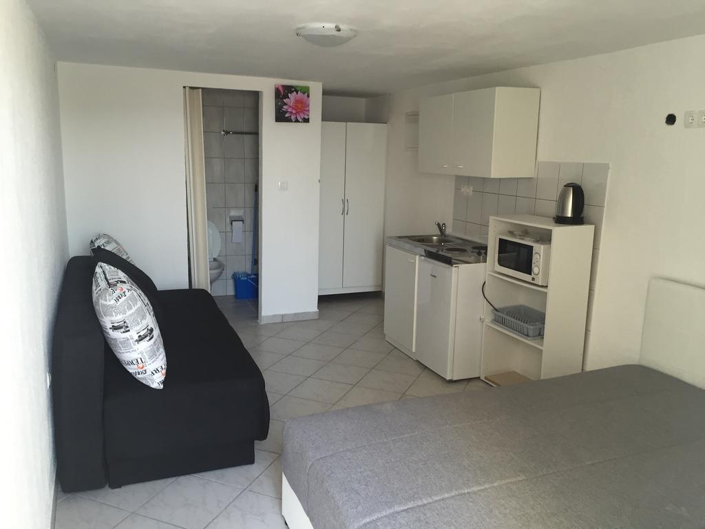 Apartments Meeresblick Цриквеница Экстерьер фото